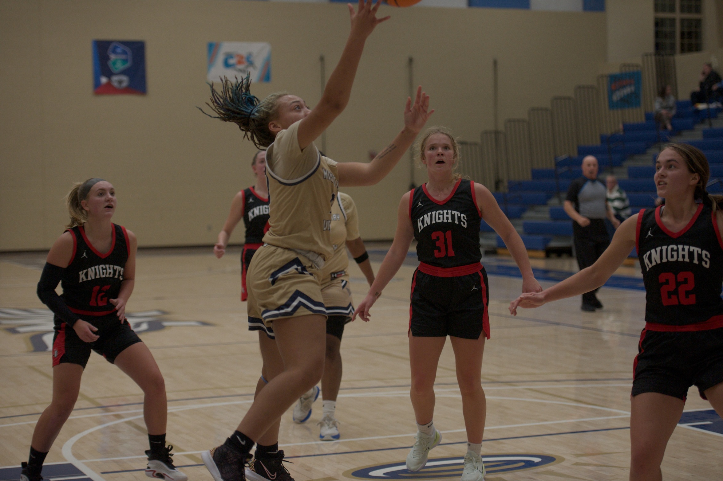 Blue Angels Blow Out Great Lakes Christian for first Consecutive wins since November of 2019